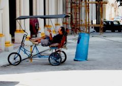 Cubana Production film Service Cuba Habana Photo street bike